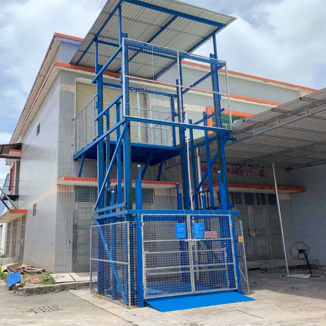 福鼎建材厂室外升降货梯安装